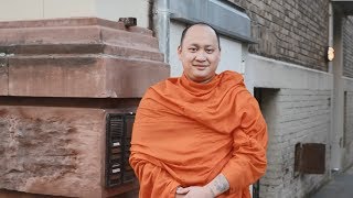 Mensch Stuttgart  Der buddhistische Mönch [upl. by Zulema701]