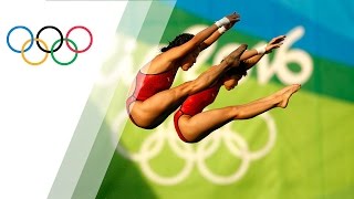 Chinese pair wins Womens Synchronised Diving 10m gold [upl. by Isidore]