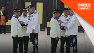 Agong kurnia darjah kebesaran kepada 33 individu [upl. by Lucchesi838]