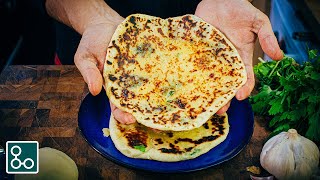 Recette facile et presque express de Naan au fromage à lail aux herbes  YouCookCuisine [upl. by Taro977]