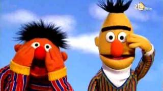 Bert amp Ernie  Hand op je gezicht [upl. by Auliffe975]