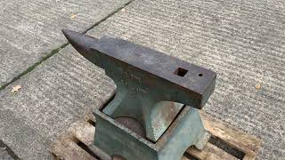 Ex School  Blacksmiths Anvil Complete with Stand 77KGS  Made in England  1 12 CWT [upl. by Drofnats101]