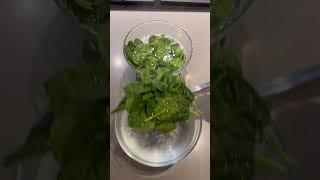 Spinach Avacado smoothie smoothie spinach banana tasty breakfast [upl. by Salem]