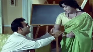 Prithviraj Kapoor makes everything alright in the end  Teen Bahuraniyan  Bollywood Scene 2222 [upl. by Joachim]