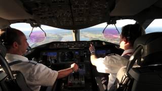 Cockpit View  Norwegian 787 Dreamliner Landing at Stockholm Arlanda [upl. by Joshia]