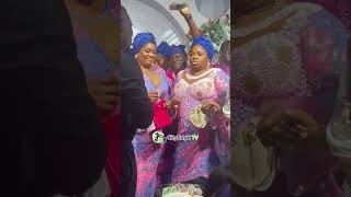 IYA IBADAN amp FOLORUNSHO ADEOLA SPRAY KAMO STATE WIFE AT THEIR WEDDING PARTY [upl. by Frederich451]