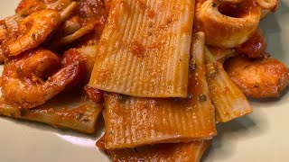 Paccheri con frutti di mare مكرونة بفواكه البحر reels ricette italia dolce [upl. by Honorine838]