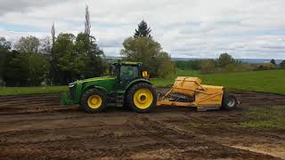 John Deere 8260r Scooping with HW Maxi Scoop [upl. by Nared]