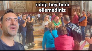 Vatikanda insanlar kendini rahiplere elletiyor ğŸ‡»ğŸ‡¦ [upl. by Namad352]