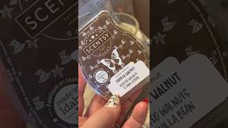 Scentsy BBMB Vanilla Walnut Warm Review scentsy scentsywax [upl. by Saval]