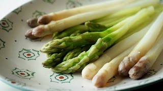 Comment éplucher et cuire les asperges à langlaise [upl. by Ennylcaj]