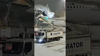 Deicing Finnair A350 at EFHK aviation deicing airbus [upl. by Agn]