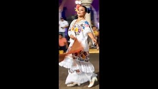 Jarana quotLas Mujeres que se Pintanquot y quotMi Yucatecaquot Danzas folklóricas Folk dances [upl. by Wendell914]