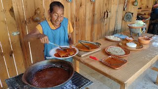 Preparando Unas Ricas ENCHILADAS DE CHILE GUAJILLO Son Unas De Las Mas Sabrosas  DOÑA LUPITA [upl. by Nero484]