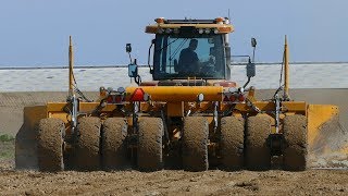 CAT Challenger MT765C Working Hard in The Field Grading w BOS MEGA BOX Grader  Danish Agriculture [upl. by Wier]