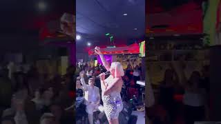 La Diosa de Cuba en concierto A brindar 🥂 por la de 40Lb🤣🤣🤣🤣 [upl. by Adile203]