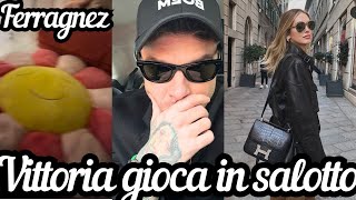 VITTORIA gioca con lo scivolo in salotto  CHIARA FERRAGNI a Milano [upl. by Islean]