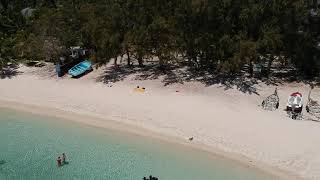 Kleiner Rundflug an einen Public Beach in Mauritius [upl. by Ahsimat138]