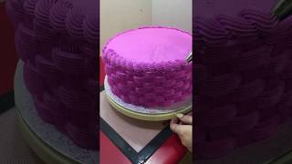 How to Pipe an Easter Basketweave Cake Tutorial 2 [upl. by Breanne]