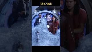 The Flash uses mirrors to trap the Mirror Shifter S03 E04 dccomics shorts movie [upl. by Oludoet35]