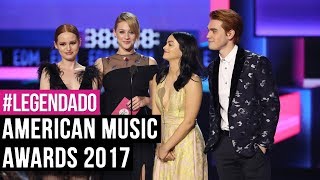 LEGENDADO Camila Mendes Lili Reinhart Madelaine Petsch e KJ Apa no AMAs 2017 🏆 [upl. by Aliuqa]