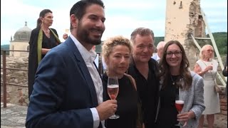 Fulminante LIEBESTRANK  PREMIERE bei der Oper BURG GARS  KRONE TV [upl. by Nylahsoj]