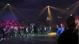 Zenith de Paris  Concert exceptionnel 4 sur 38 Le 200312 Vidéo HD [upl. by Ekim]