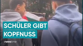 Wegen Palästina Flagge auf Schulhof Prügelei zwischen Lehrer und Schüler [upl. by Kristie405]