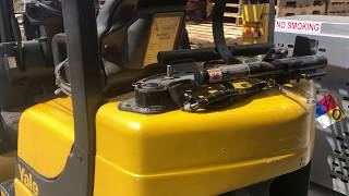 How to Safely change a Forklift Truck Gas Bottle or Tank Hose [upl. by Donall272]