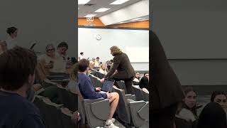 Professor wakes up sleeping students singing emo music 🤣 ⁠ 🎥 TT matthewcpittman⁠ [upl. by Leggett]