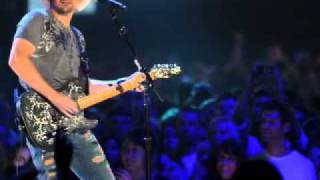 Waitin on a Woman Brad Paisley  Live HD [upl. by Zenia976]