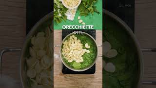 Orecchiette con le cime di rapa tradizione pugliese in tavola [upl. by Azeria]