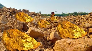 wow amazing day found a lot gold under stone at foothills on million years [upl. by Ranjiv118]