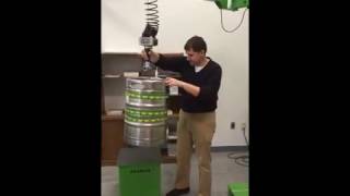 INDEVA® Liftronic® EASY with simple hook for lifting kegs [upl. by Cecelia]