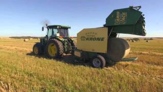 Bale compression Прессование тюков   John Deere Krone Vario Pack Sipma [upl. by Lou]