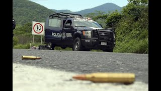 Emboscan a federales en Michoacán van 22 muertos [upl. by Nodal]