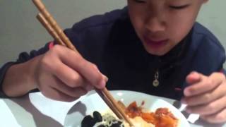 How to Use Chopsticks Easily For Beginners [upl. by Yeldud284]