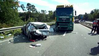 LKW Unfall auf der B9 bei Speyer  LKW fährt in Stauende [upl. by Irama]