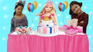 BARBİEYE SÜRPRİZ DOĞUMGÜNÜ PARTİSİ ÇOK EĞLENDİK DANS ETTİK Happy Birthday Barbie Funniest Kids [upl. by Johnson912]