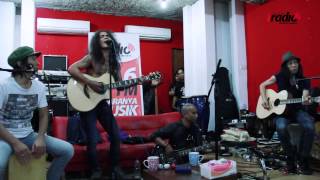 SLANK Live dari Studio quotParahquot Potlot  Virus UltahIRadio [upl. by Erving]