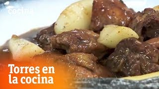 Cómo hacer Coq au vin  Torres en la Cocina  RTVE Cocina [upl. by Enajiram]