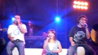 Erreway  Bonita de mas y Sera de Dios Live Madrid [upl. by Drofkcor]