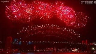 Capodanno a Sydney è già 2022 lo spettacolo dei fuochi dartificio sulla baia [upl. by Maiah]