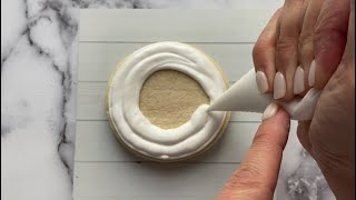 How to outline and flood with royal icing [upl. by Yajiv]