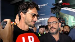 Roma larrivo a Fiumicino del difensore tedesco Hummels [upl. by Levitt]