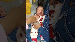 Cutebaby 👯 Baby vaccine action at hospital 🏥 to funny I baby cute love family shots funny [upl. by Attennod494]