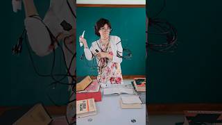 LA PROF humor nuelle school teacher pov funnyreels ridere lol funny prof scuola [upl. by Town]