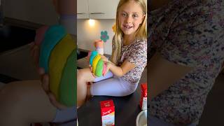 Lia macht Knete selber basteln knete lernen kinder kindervideo gesund selbstgemacht diy [upl. by Aittam]