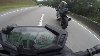 Kawasaki Z800 Top Speed vs ZX10R Karak [upl. by Arvie]