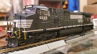 Idling Athearn Genesis 20 dash 9 [upl. by Warrick]